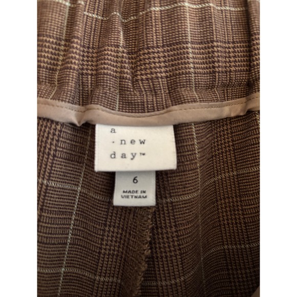 A New Day Womens Brown Plaid Cargo Jogger Pants High Rise Size 6 Tapered Leg - Picture 6 of 9